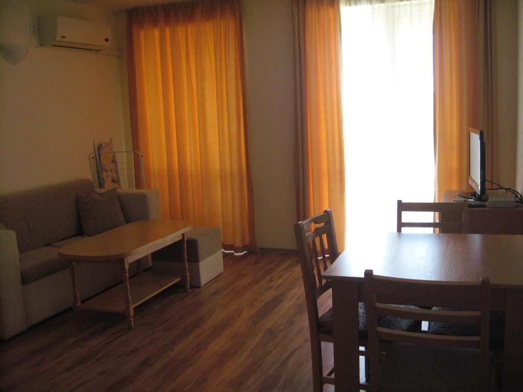 Chateau Aheloy Pomorie Phòng bức ảnh